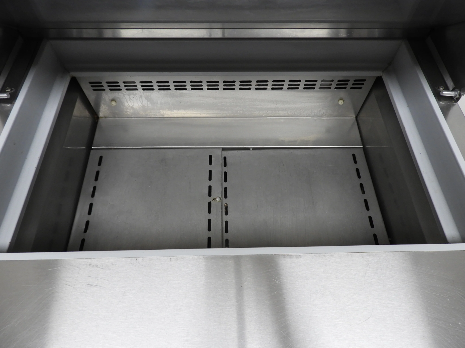 BERG EDST27 1DOOR Refrigerated Sandwich Prep Table eBay