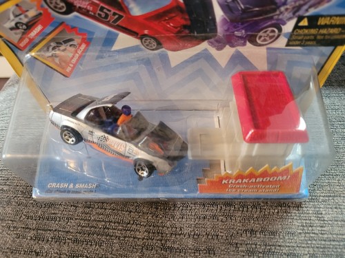 Hot Wheels Crashers 2 Double Damage Crash & Smash 1/64 Diecast 24718 - Picture 3 of 7