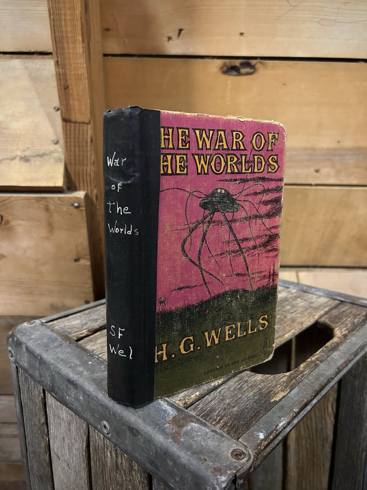Rare Vintage War of The Worlds by H.G. Wells Hardcover