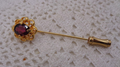 Vintage GARNET & Gold Tone STICK PIN