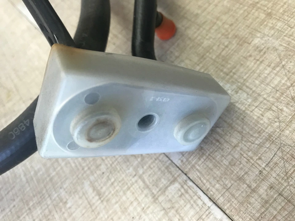 Manguera de descarga Dodge Caravan/Mini Ram Mopar 1984-1986 04773847 Foto 4 de 4