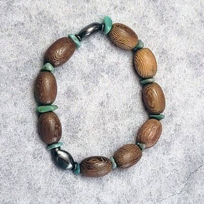 Southwest Style Rustic Faux Turquoise Chip & Wood Bead 8'' Stretch Bracelet