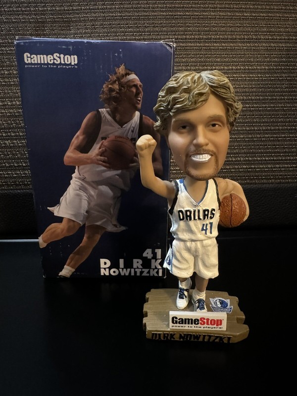 Dirk Nowitzki Bobblehead Dallas Mavericks Stadium Giveaway RARE NIB NBA SGA