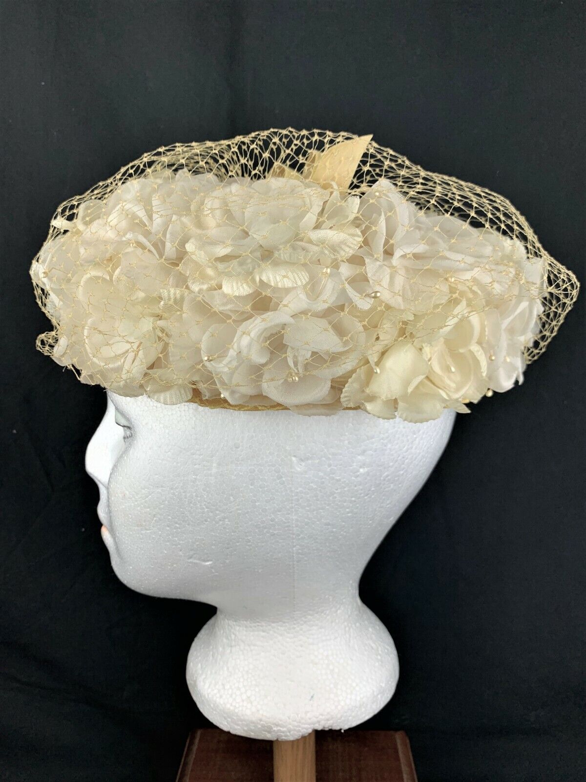 Vintage Cream Ivory Flower Netting Pillbox Hat We… - image 2