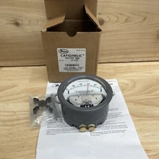 Capsuhelic Pressure Gauge Model 4001-Buna, S/N S747995 -W04AC