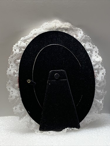 Vintage Hand Crafter Fabric Photo Picture Frame Oval Shaped - Picture 2 of 2