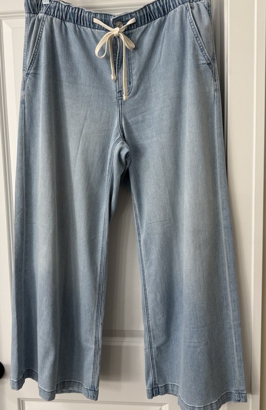 AMERICAN EAGLE WIDE LEG JEANS LOW RISE W/STRETCH SZ L LIGHT BLUE