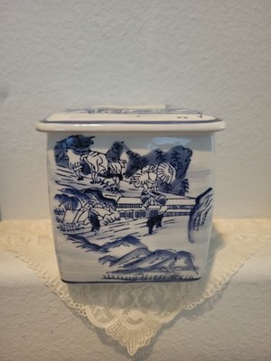 Chinese Chinoiserie Blue Willow Porcelain Tissue Box Cover Dispenser Willows 6'' 