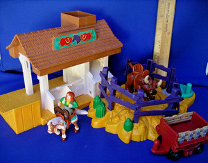 Fisher-Price GeoTrax Rope 'n Ride Ranch W/Horse Cowboy barn Train car Toy set