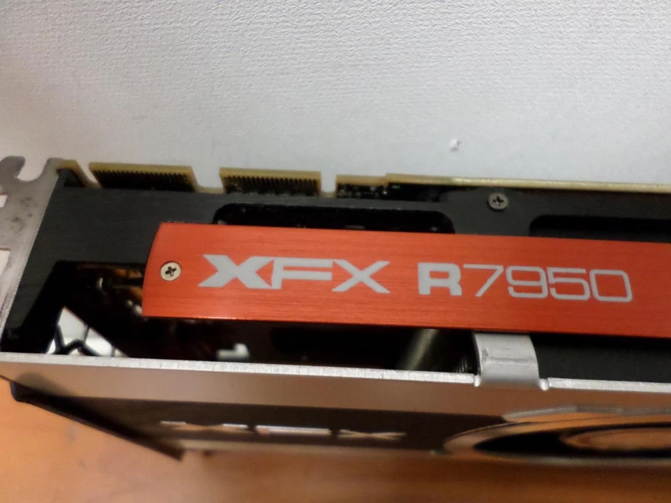 XFX R7950 Ghost FX-795A-TNFC - XFX R7950 800m 3GB D5 2xmdp HDMI Video Graphics - Image 4 of 4