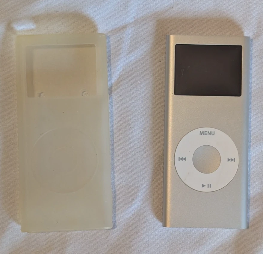 EXCELLENT COSMETIC! Apple iPod nano 2nd Gen 4GB Silver A1199 UNTESTED Retro - Image 2 of 4