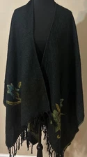 Beautiful Cape Poncho Shawl Acrylic Black Floral Fringed Hem One Size Reversible