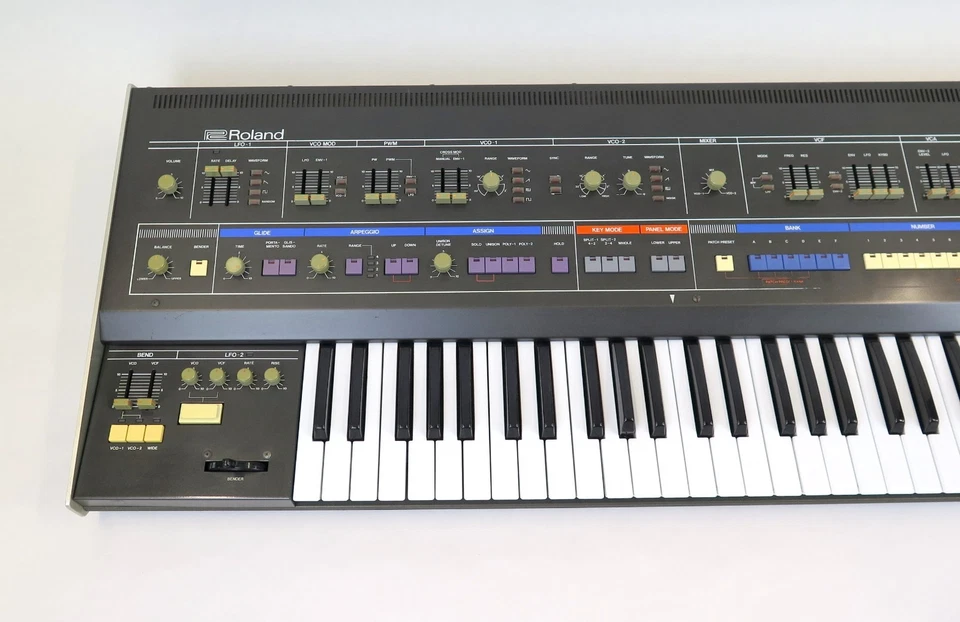 Roland Jupiter-6 Synthesizer mit Gewährleistung - Bild 2 von 4