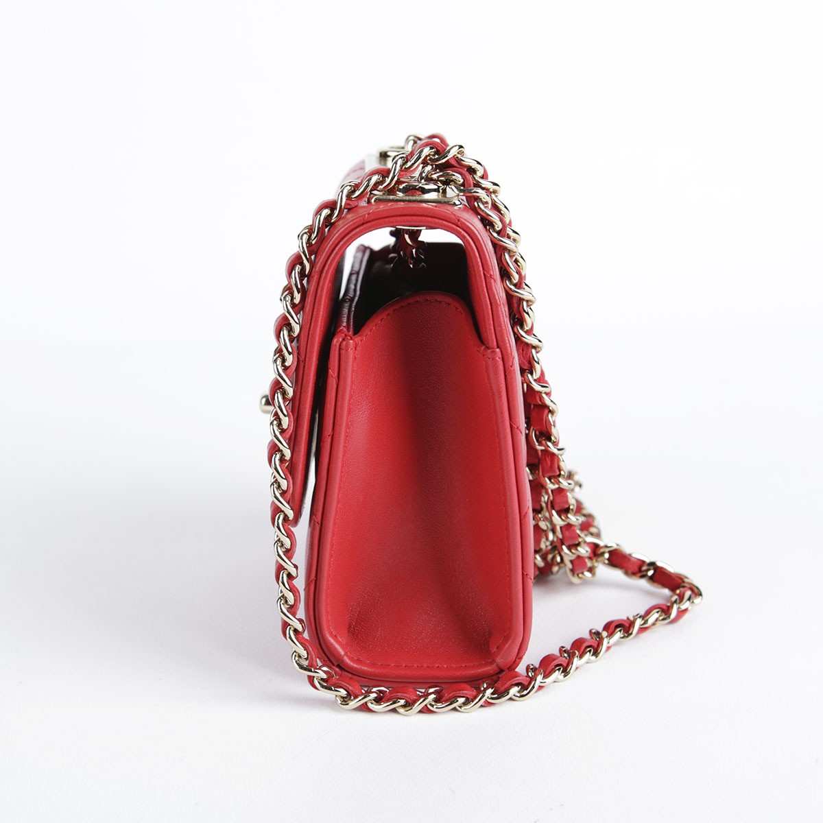 CHANEL　バッグ　 レッド Chanel Red Lambskin & Silver-Tone Metal Lambskin Mini Flap