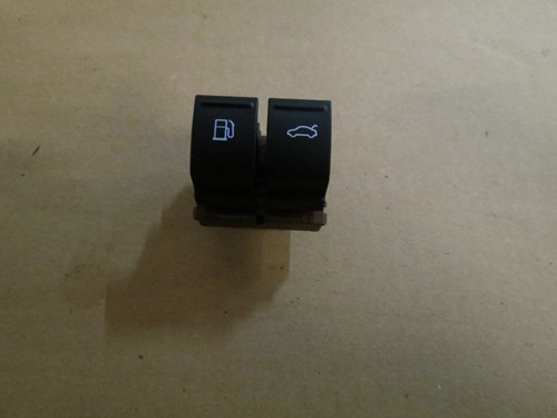 Original VW Passat CC Facelift Schalter Entriegelung Heckklappe / Tankklappe A37