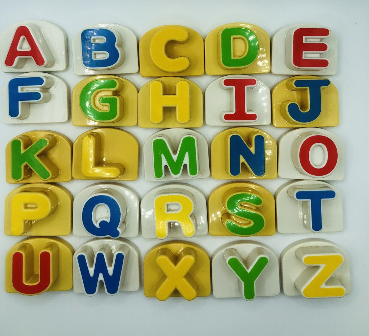 LeapFrog Sunshine Magnetic Fridge Phonics W/25 Letters Alphabet