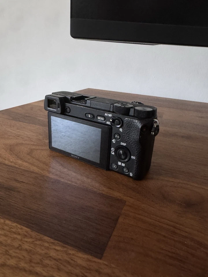 Sony Alpha 6300, photo 2 of 5