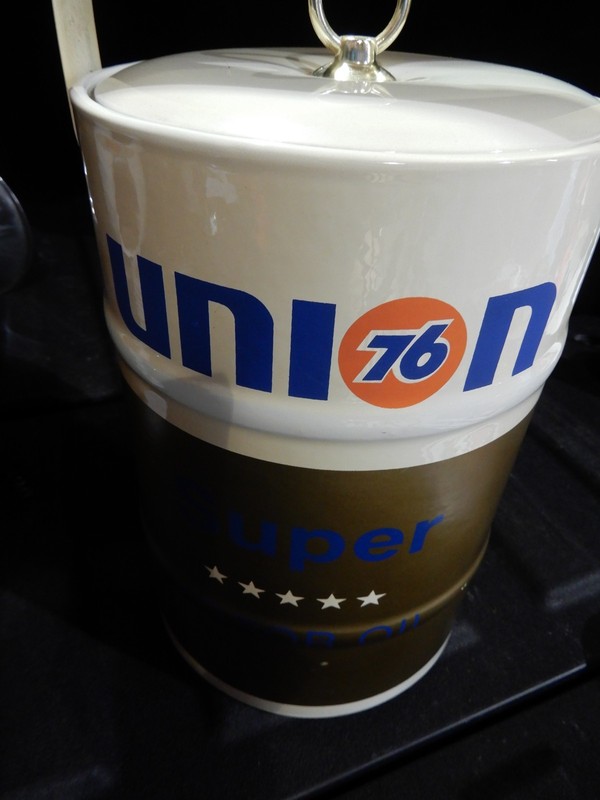 VINTAGE PERSONAL DRINK COOLER UNION 76 SUPER