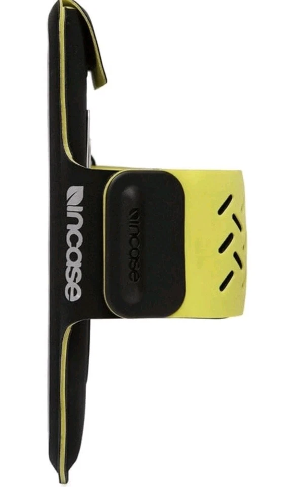 Incase Adjustable Sport Running Key Pocket Armband - Image 3 of 4