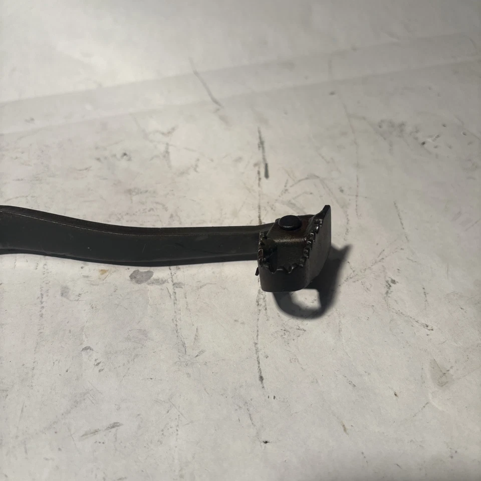 Yamaha TT225 TT 225 1986 1987 1988 OEM Conjunto de palanca de pedal de freno trasero BUENO Foto 3 de 4