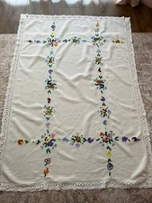 Vintage Hand Embroidered Tablecloth~Linen