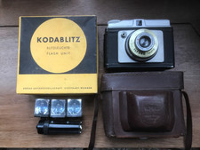 Ilford Sporti camera, Kodablitz Flash Unit, plus sundries.