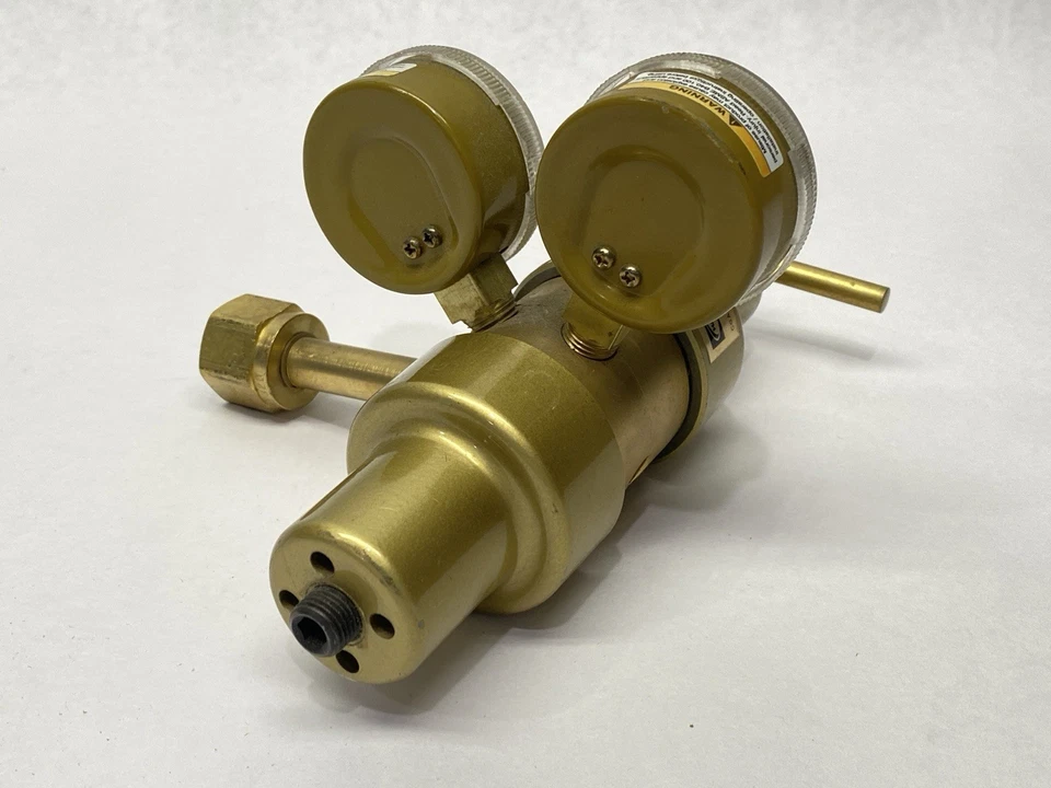 Regulador de gas multietapa Harris 9296 3000 PSIG Max Foto 2 de 4