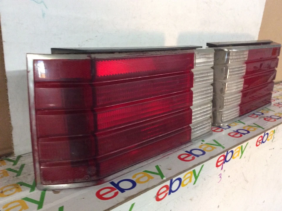 1983-1990 PLYMOUTH HORIZON conjunto de lanterna traseira esquerda direita BOM FABRICANTE DE EQUIPAMENTO ORIGINAL - Imagem 3 de 4