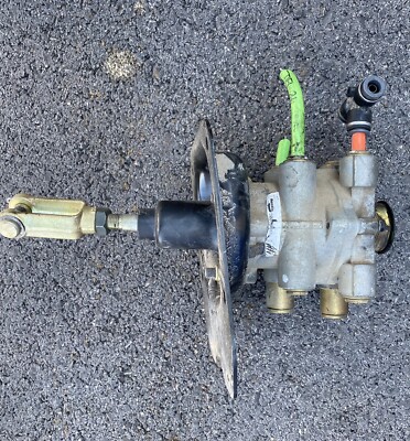 Bendix E-8P Air Brake Foot Valve 5006961 From 2017 MV607 VIN