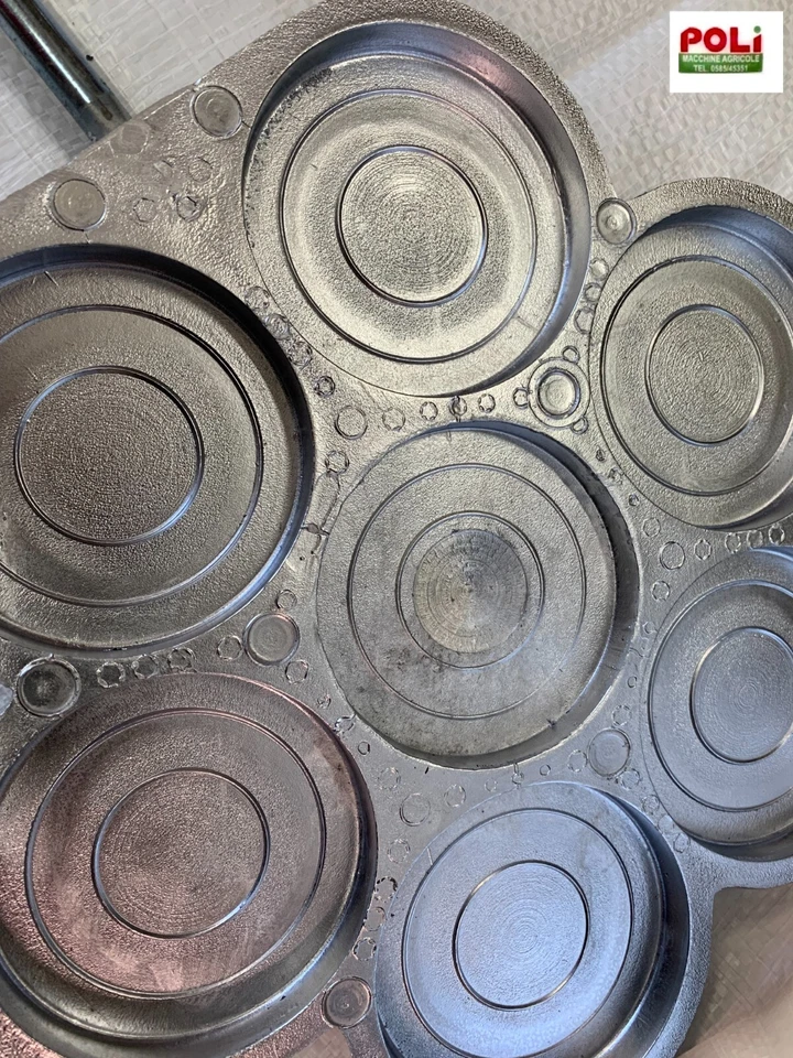 TIGELLIERA PER TIGELLE 7 POSTI MADE IN ITALY IN ALLUMINIO FONDERIE MODENA - Immagine 2 di 4