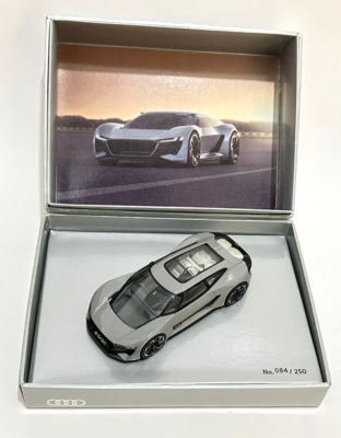 ミニカー Autocult 1/43 - AUDI - PB18 E-TRON 2018 1/43 AUTOCULT 2018 AUDI E-TRON PB18 CONCEPT N/LOOKSMART/SPARK/ZZ