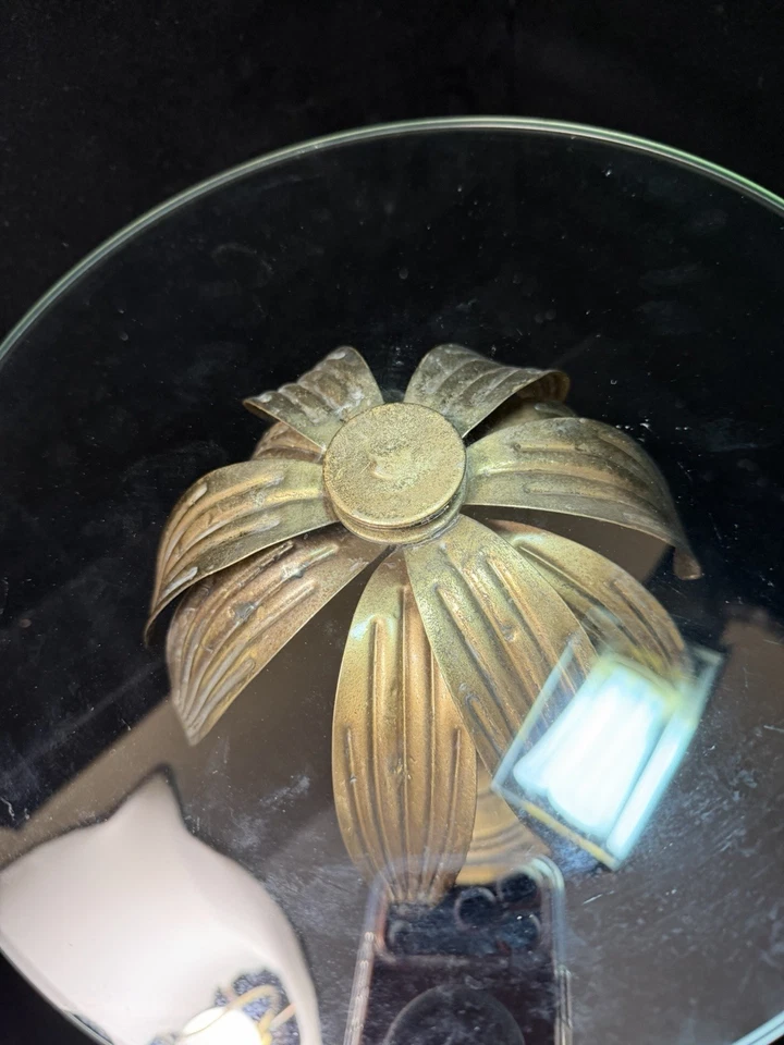 VTG 1980’s Small Charming Brass And Glass Palm Tree Accent Table - Image 3 of 4