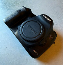 Canon EOS 5D Mark III 22.3MP Digital SLR Body Only Black USB/HDMI