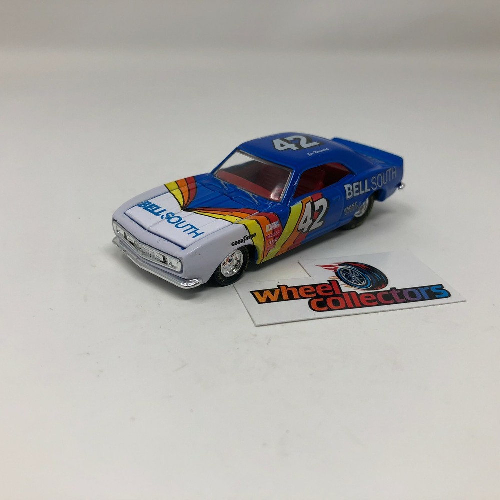 #3238  1968 Chevy Camaro * Diecast Model 1:55 Scale Racing Champions * T11