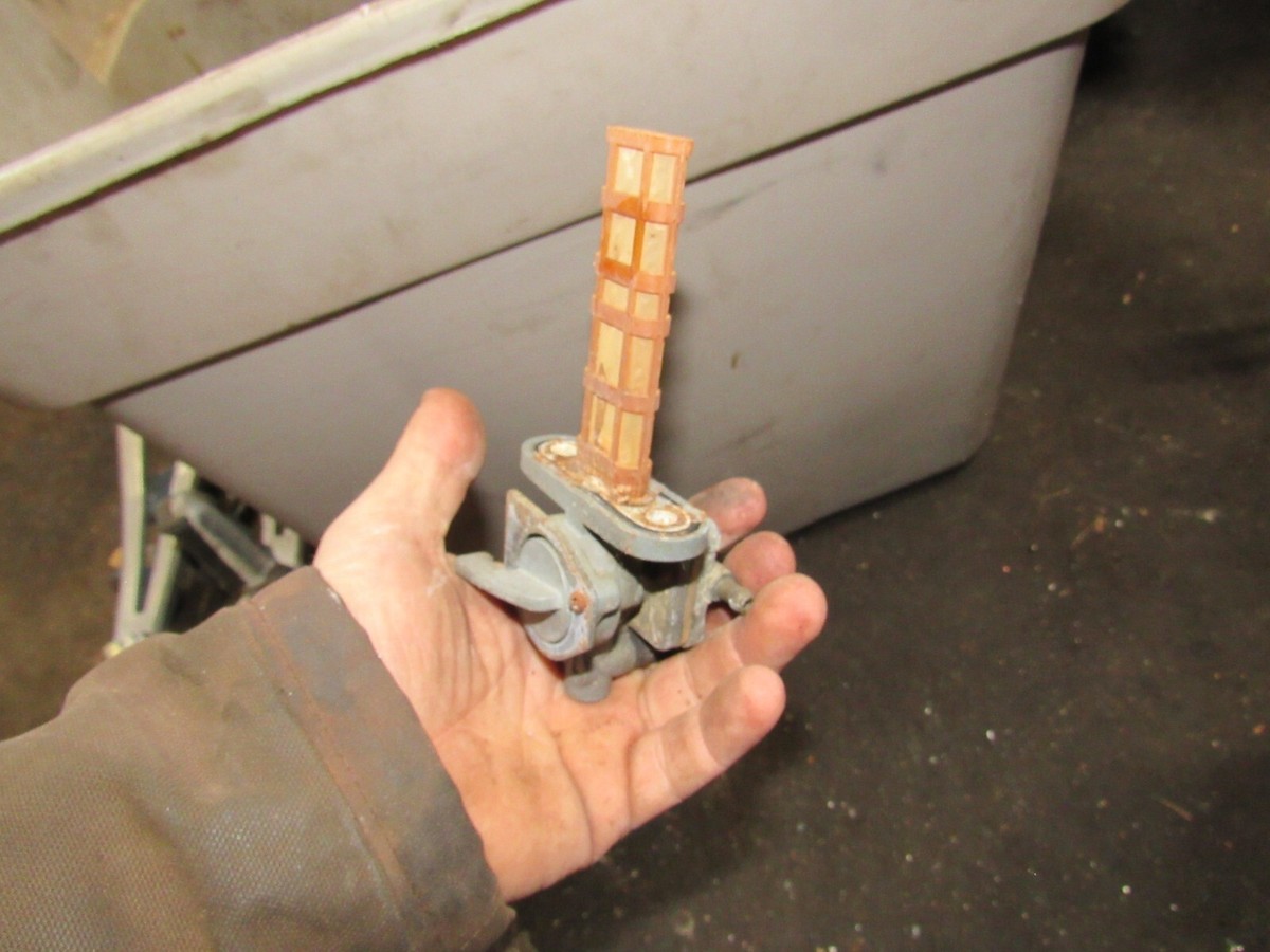 1984 kawasaki zx900 gpz ninja gas fuel petcock tap spout