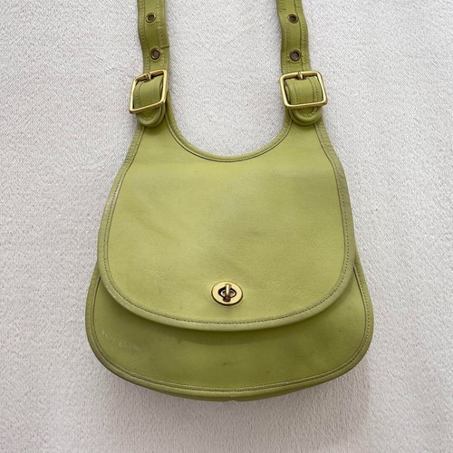 RARE COLOR Vintage COACH Saddle Crescent Bag Pistachio Green Leather USA - Picture 3 of 12