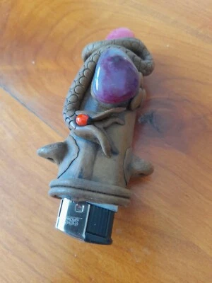 Etui à Briquet Artisanale en Résine - Serpent sur tronc- Pierre - Photo 1/4