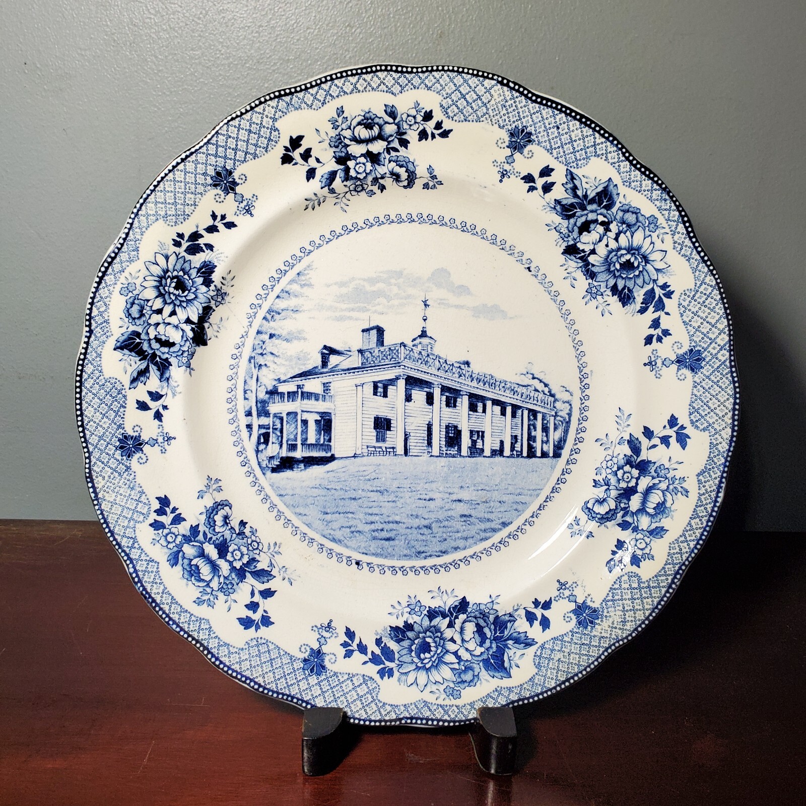 Buffalo Pottery Washington's Home in Mt Vernon 10.5" Souvenir Dinner
