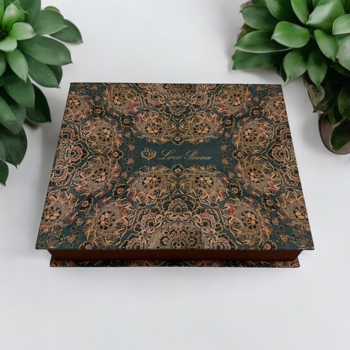 Elegant LORO PIANA Unused Lined Storage Box — Rodeo Drive/Bal