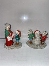 Pair 1970s Hallmark Mrs Claus Elf Scarf Elves Build Snowman Christmas Figurine