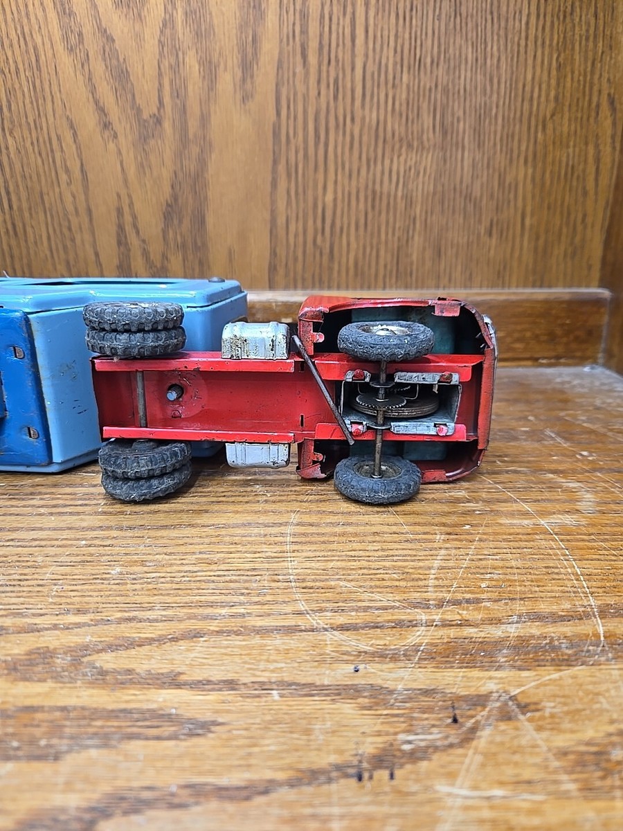 Vintage SSS Japan Tin Friction Auto Transport 18