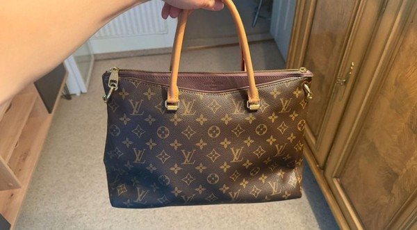 Louis Vuitton Pallas Handtasche
