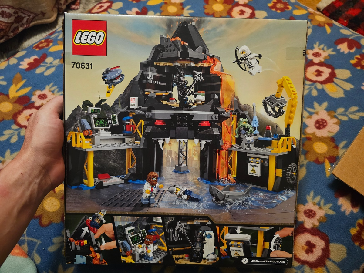 LEGO The LEGO Ninjago Movie: Garmadon's Volcano Lair (70631