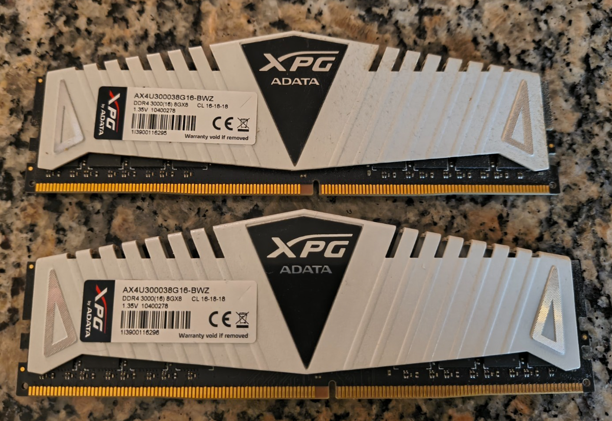 XPG-ADATA 16GB (2x8GB) DDR4 3000MHz 8GX8 AX4U300038G16-BWZ RAM