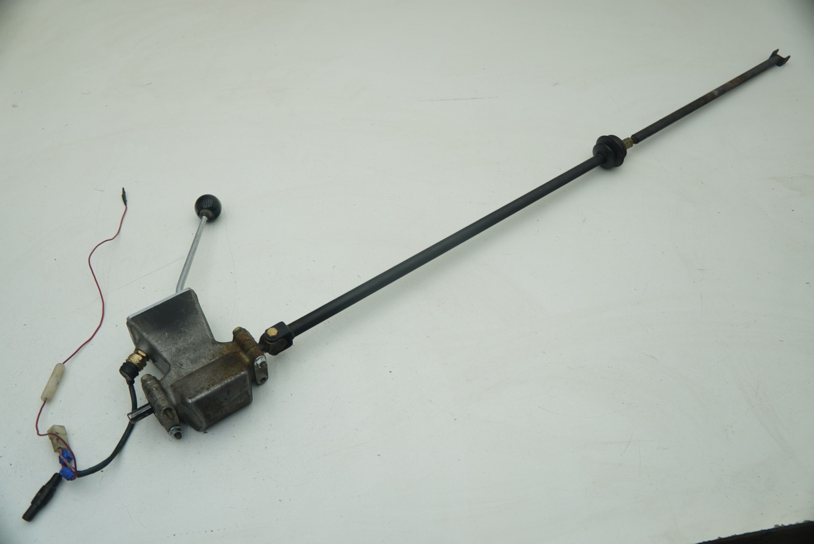 Transmission Gear Shifter Lever Knob Rod Shaft 114337 Ferrari Mondial 1985 *Note
