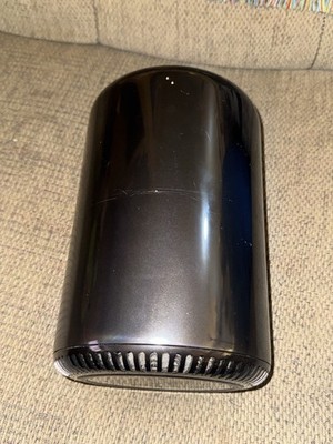2013 Apple Mac Pro (Trash Can) - 3.7GHz Quad-Core Xeon - 16GB RAM - 256GB SSD