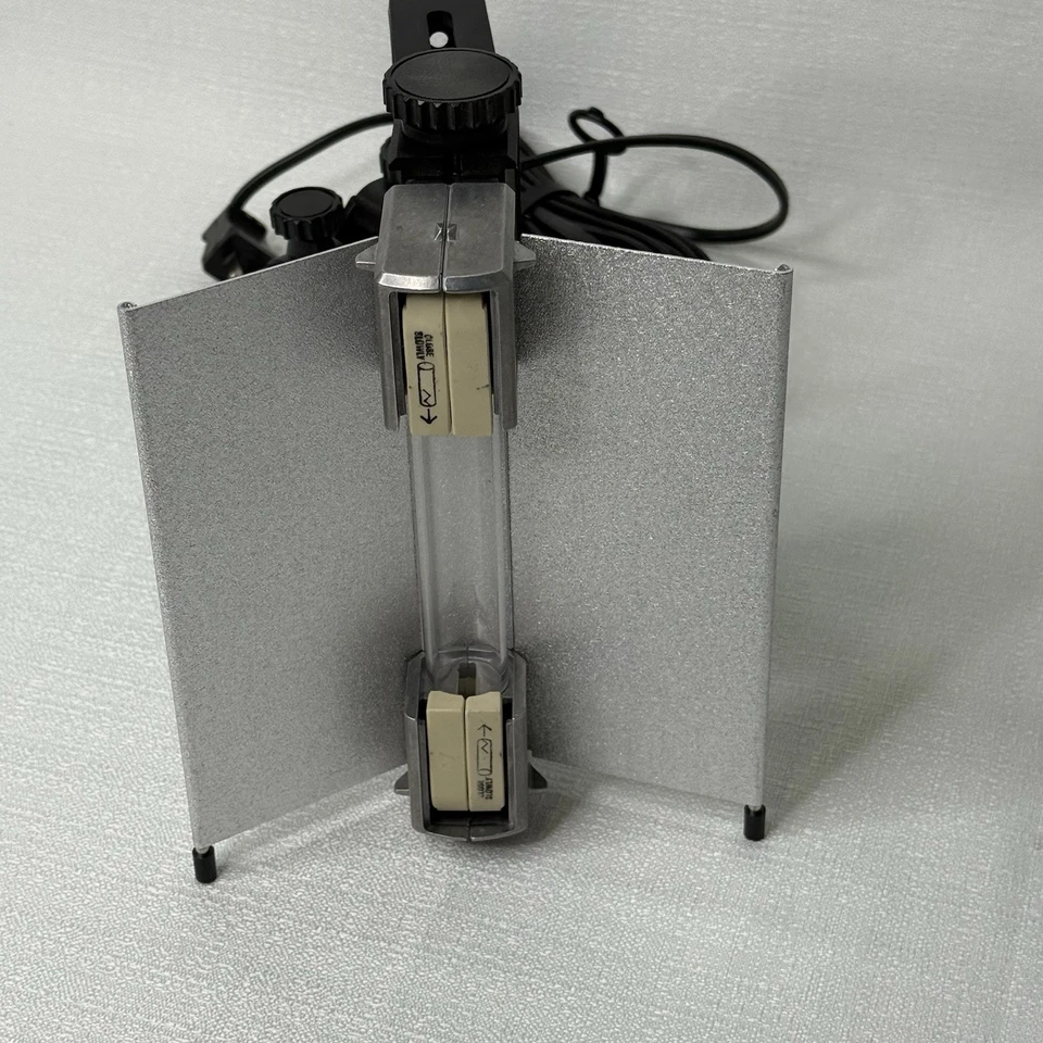 2- Lowel ViP System V-Lights NO BULBS INCLUDED - Image 4 of 4