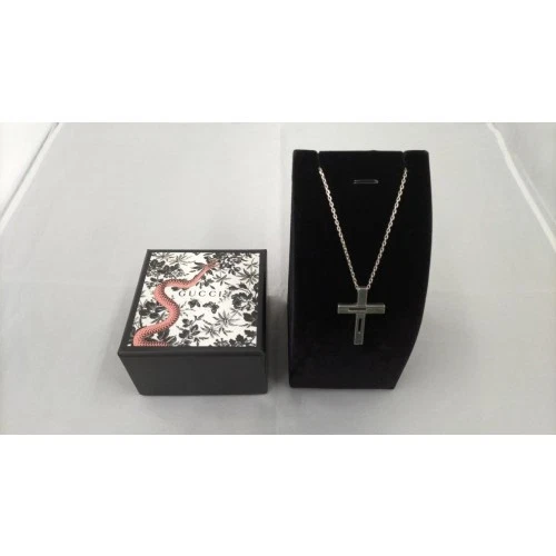 GUCCI collana croce Giappone