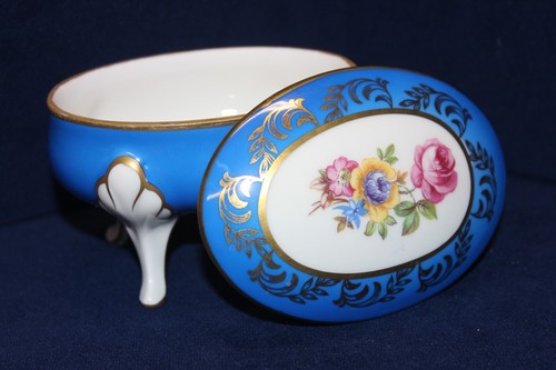 Amazing Dresser Set, JLMenau Footed Trinket Box, Dish, Small Vase, Germany - Picture 12 of 23