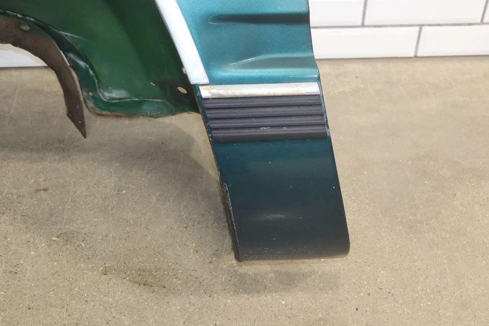 1988-1998 Chevy GMC C/K Pickup SUV GMT400 Left OEM Fender (Emerald Green 43U) Foto 2 de 4